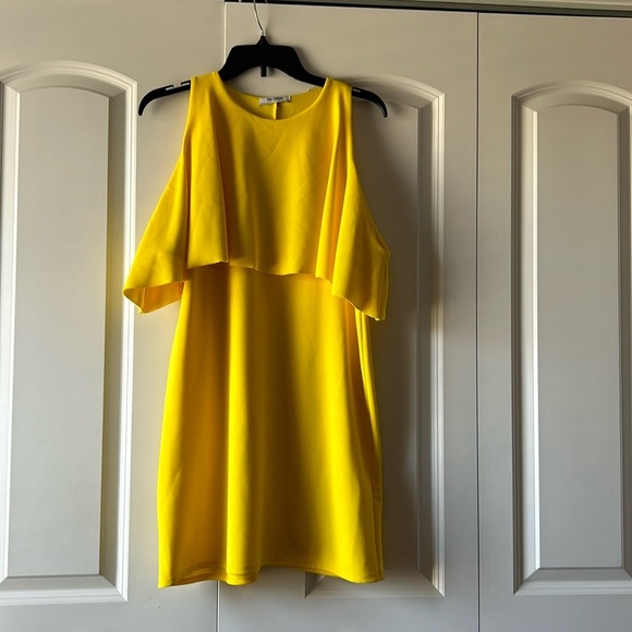 Zara Yellow Cold Shoulder Coastal Grandmother Dress Textured Ribbed Size Large - Picture 2 of 5